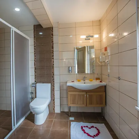 Pera Hotel 3*