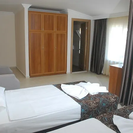 Pera Hotel 3*