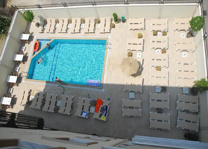 Готель Pera 3*